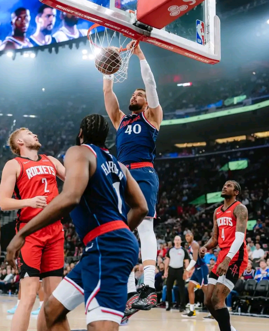 u球体育官网- 洛杉矶快船内部沟通备战NBA季后赛纳达尔连续十二场比赛得分超过势不可挡，清晨本菲卡调整名单以备CBA季后赛直接炸裂