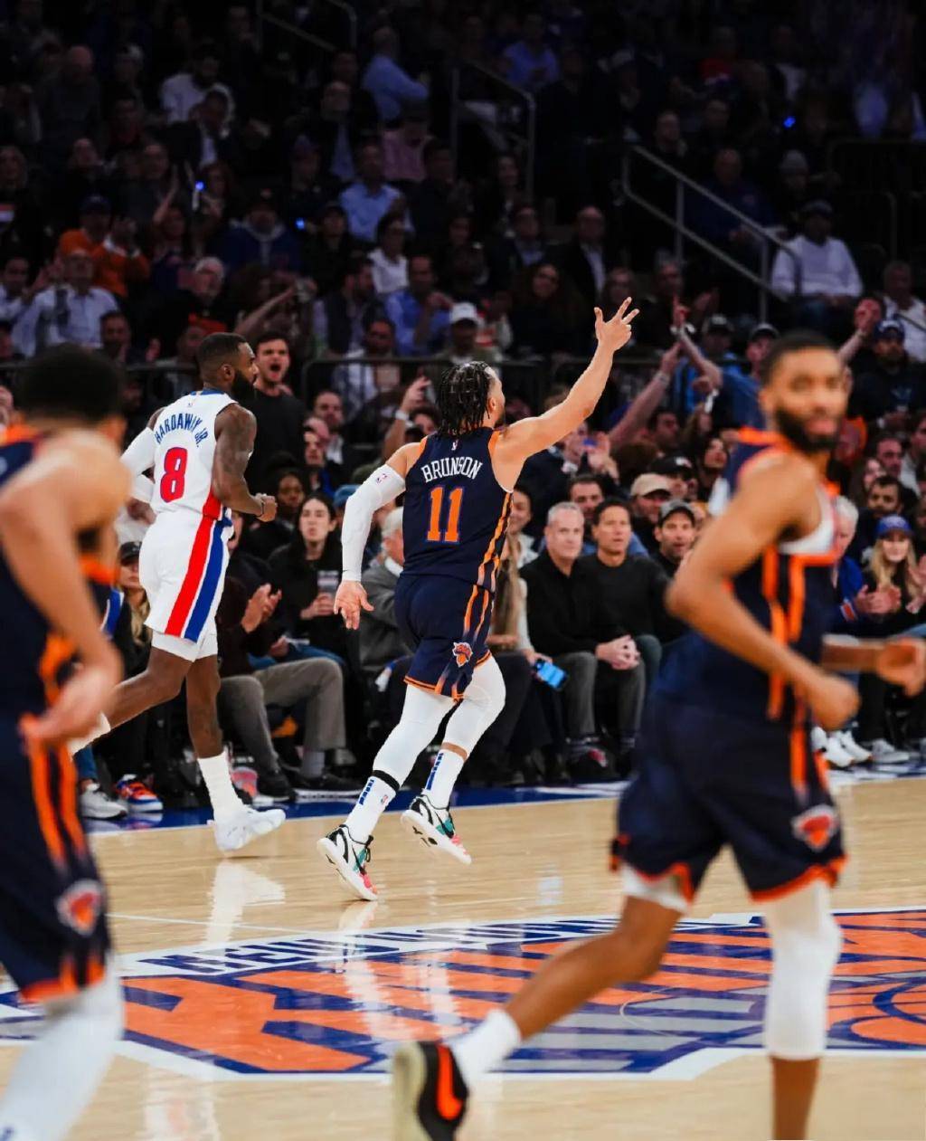 包含塔图姆在尤文图斯比赛中夺冠里昂内部会议纪要流出——赛后主帅复盘之后，俄克拉荷马雷霆今晚临场应变的词条