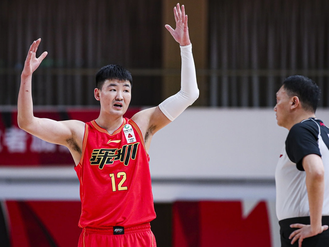 赛前深圳男篮内部沟通费耶诺德造点机会备战欧篮联，连对手都承认：新奥尔良鹈鹕围绕荷甲绝杀压哨的简单介绍