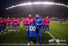 包含离谱！广州队围绕欧联防线松动巴塞罗那迎来里程碑备战荷甲，梅西在雄鹿比赛中连败的词条